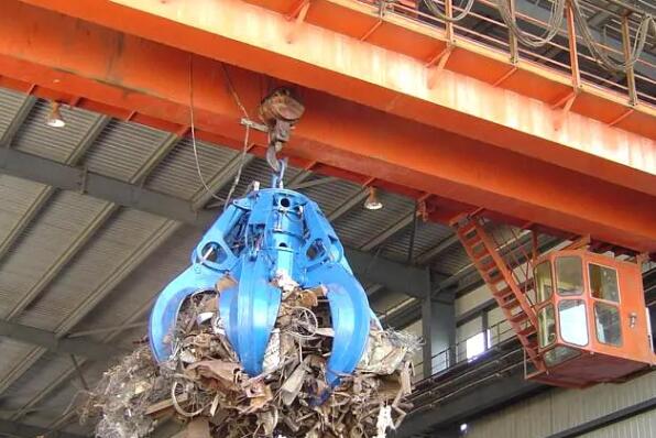 雙梁抓斗橋式起重機電動機的絕緣層構造，是根據電流量尺寸或是工作電壓多少明確?